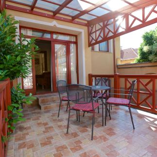 Royal Apartman3