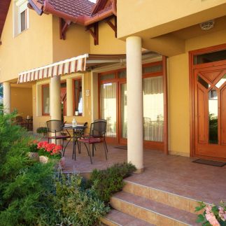 Royal Apartman4