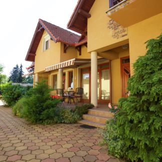 Royal Apartman5