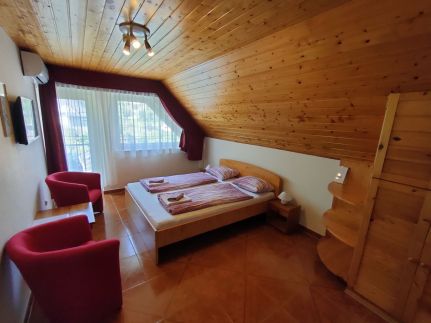 Mariann Apartman12
