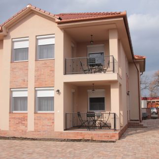 Imola és Andrea Apartmanház 21