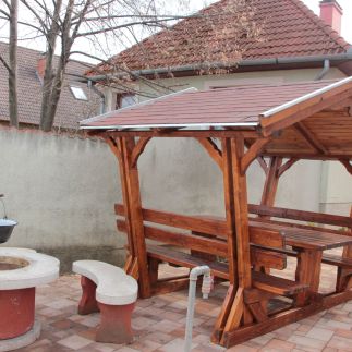 Imola és Andrea Apartmanház 24