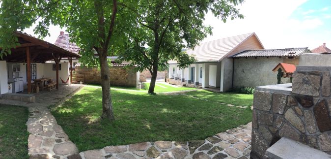 Hűs Udvar Vendégház