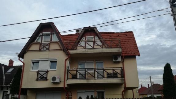 Reni Apartman