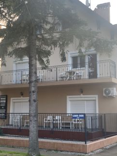 Gábor Áron Apartment10