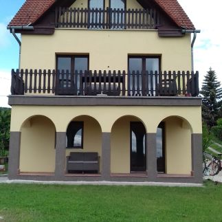 Hanna Apartmanház19