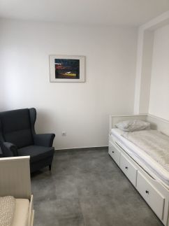 Rezeda Apartman8