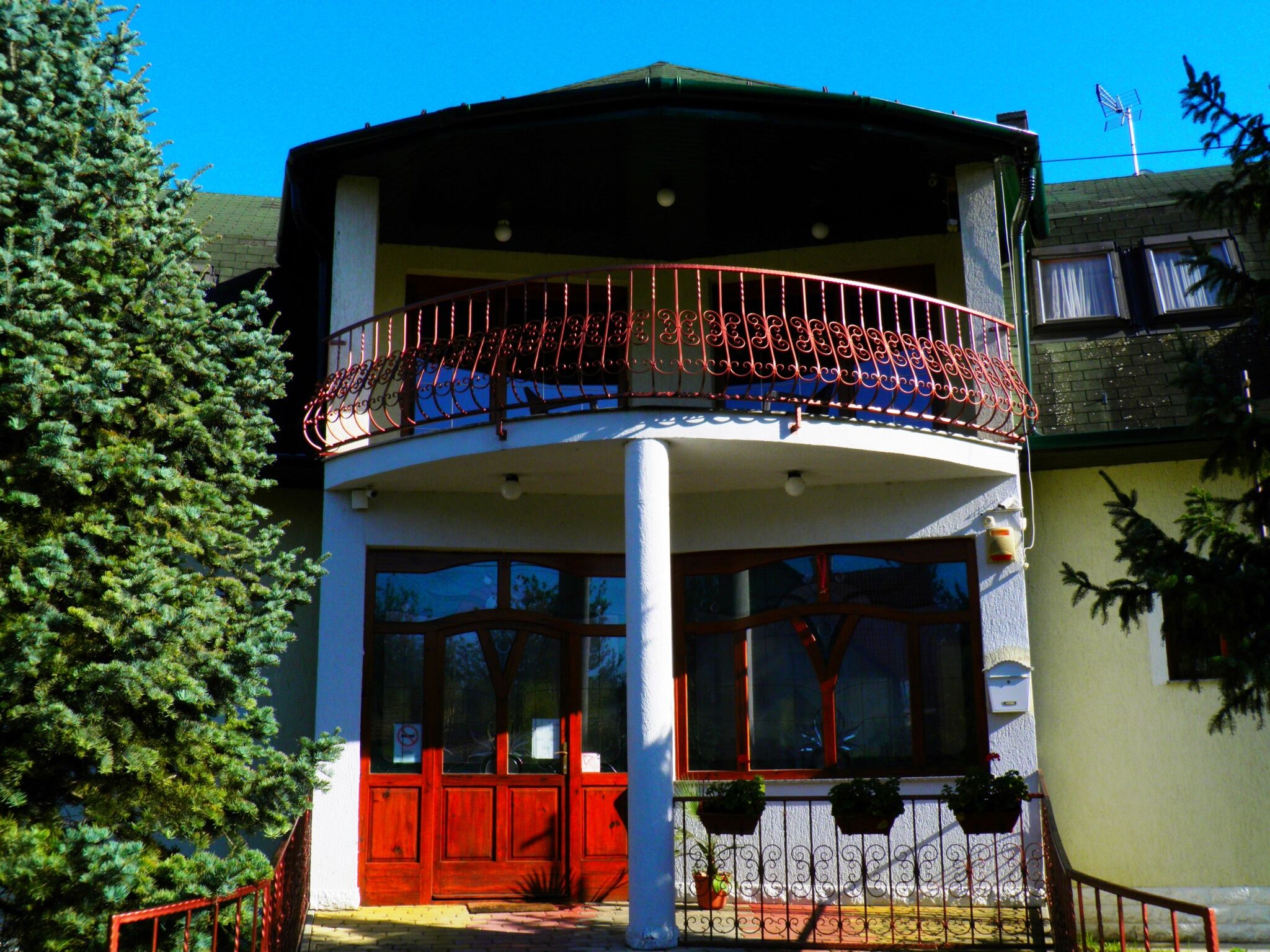 Éden Apartman Hotel – Bük