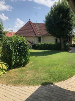 Kőris Apartman21