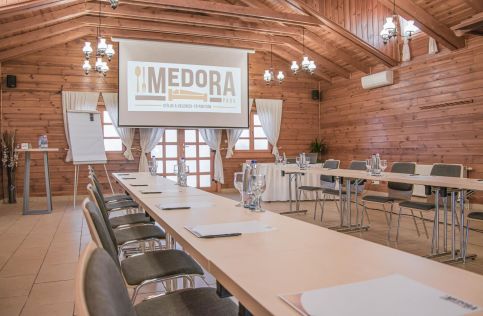 MeDoRa Park Hotel és Bagolyvárak10