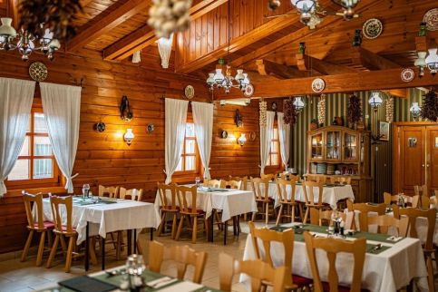 MeDoRa Park Hotel és Bagolyvárak8