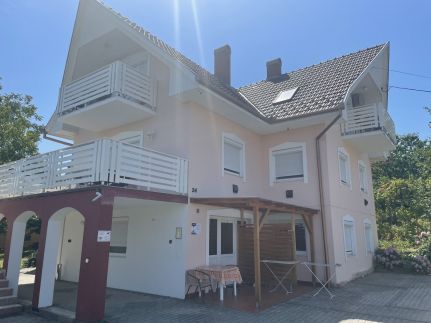 Gitta Apartmanház35