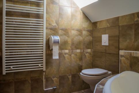 HBH Bajor Sörház és Panzió24