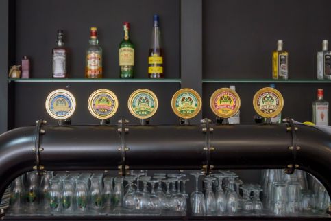 HBH Bajor Sörház és Panzió32