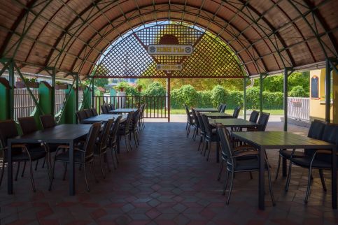 HBH Bajor Sörház és Panzió39