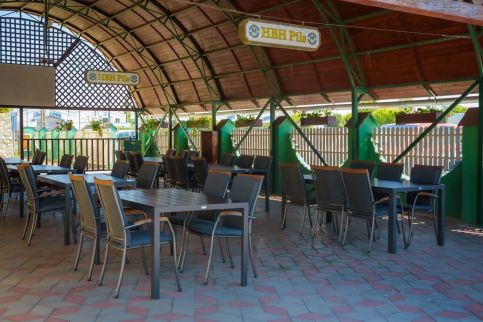 HBH Bajor Sörház és Panzió46