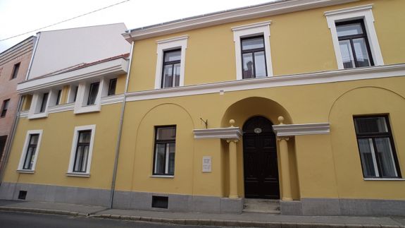 Piacsek Apartmanház