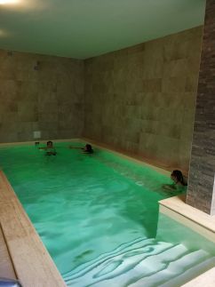Azúr Wellness Apartman