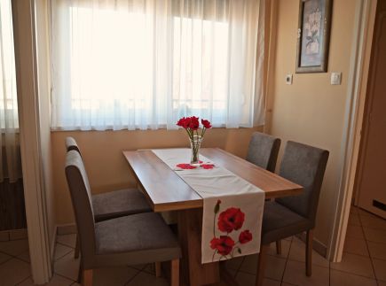 Pipacs Apartman24