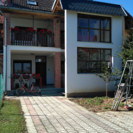 Arnold Apartmanház