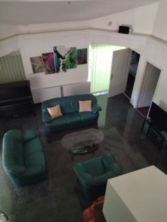 Megtart-lak Villa9