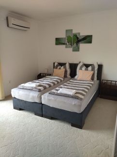 Megtart-lak Villa12