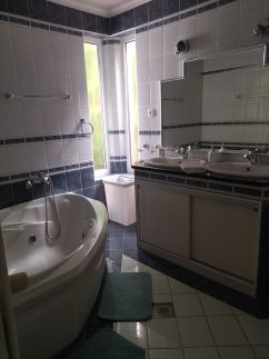 Megtart-lak Villa6