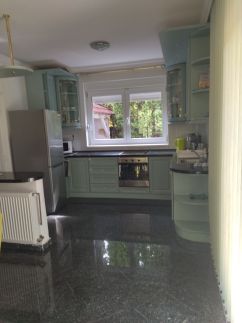 Megtart-lak Villa8