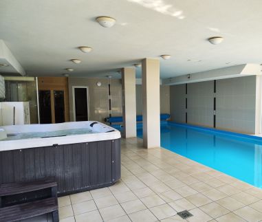 SOM 200 Plazs Wellness Apartman