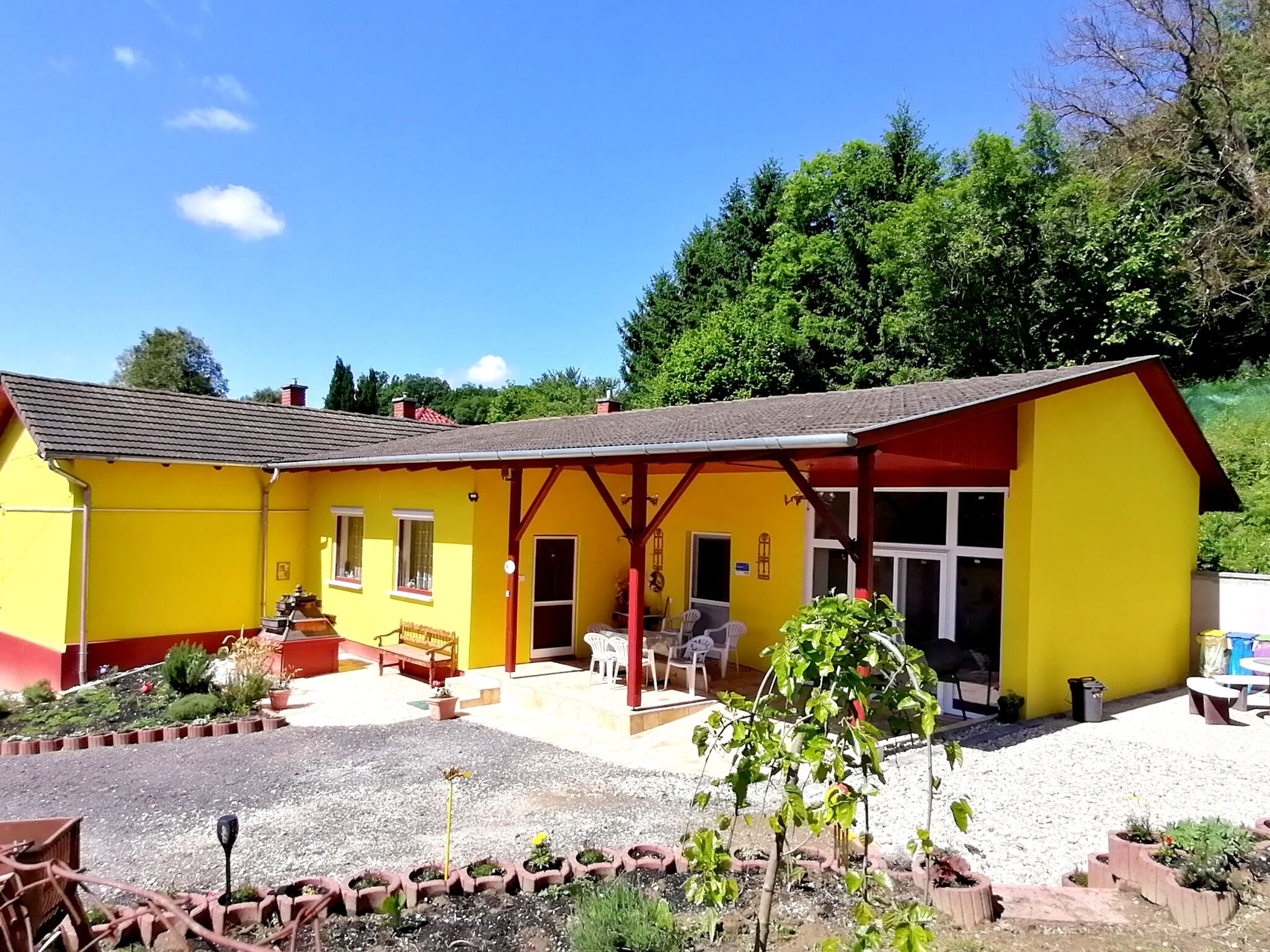 Esthajnal Vendégház – Bázakerettye