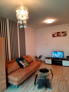 Betti Apartman24