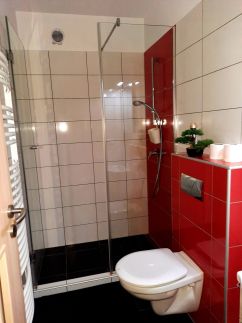 Betti Apartman25