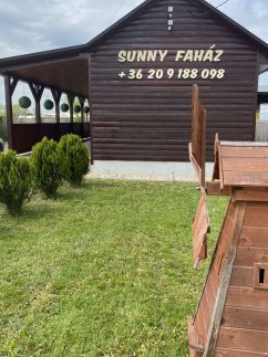 Sunny Faház8