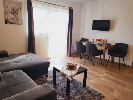 Olivér Apartmanház38