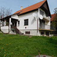 Károly Apartman