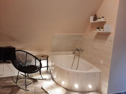Sarolta Apartman48