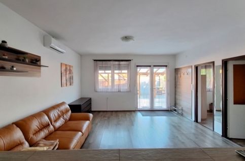 Amina Apartman6