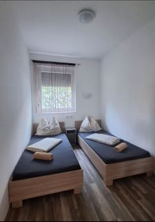 Amina Apartman9