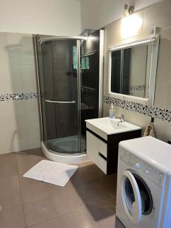 Amina Apartman12