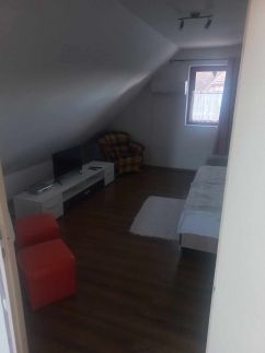 Hurrá nyaralunk Apartmanház21