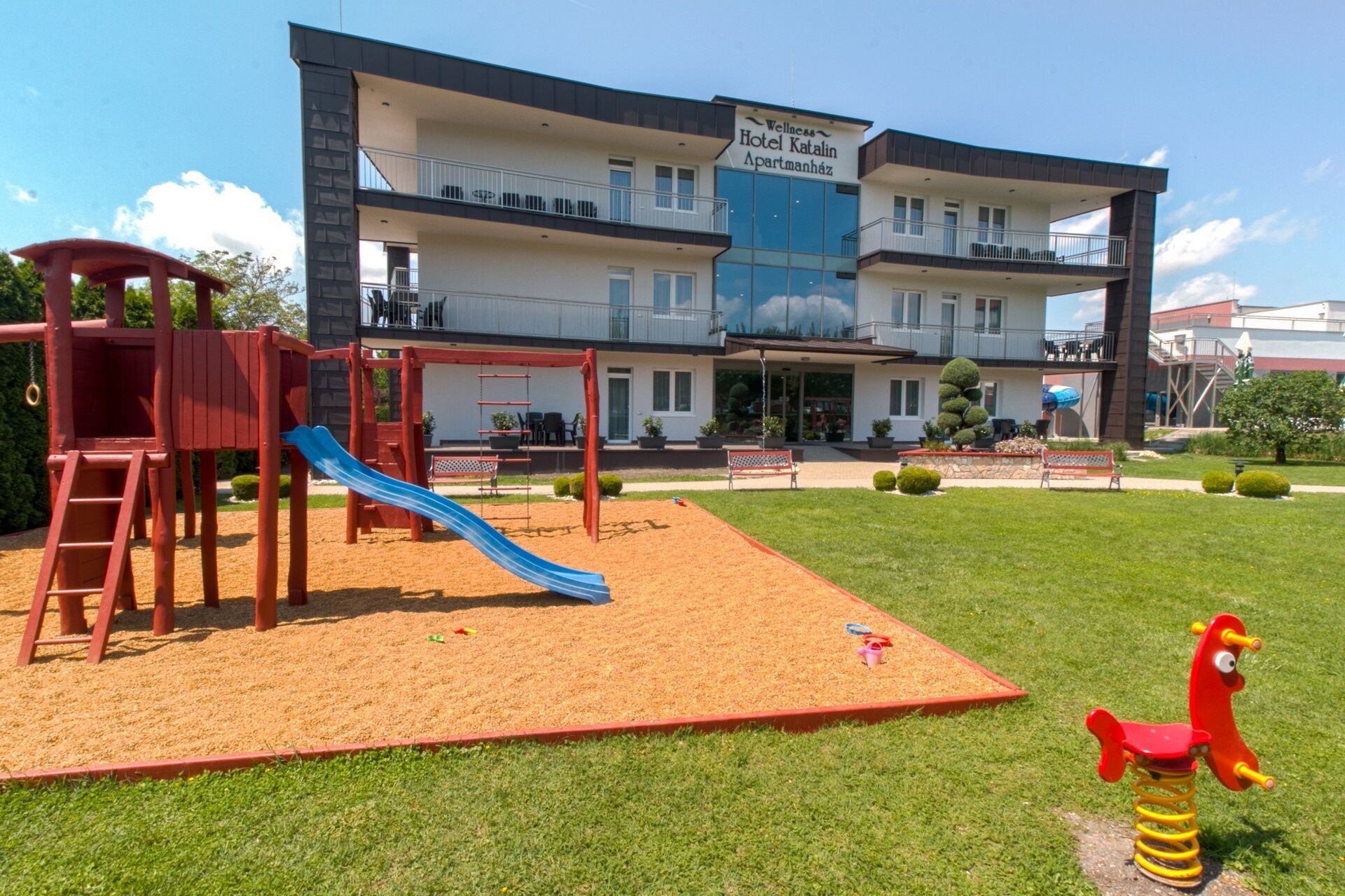 Katalin Wellness Apartmanok – Gyenesdiás