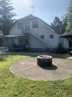 Fenyves Family Rooms & Bungalows18