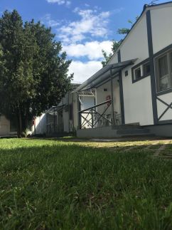 Fenyves Family Rooms & Bungalows2