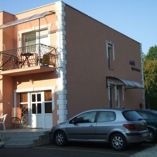 Adél Apartman13