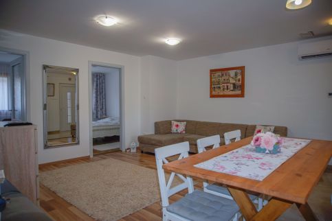 Nádirigó Apartman8