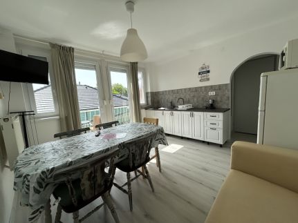 Léna Apartman