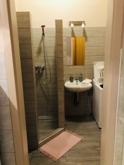 Lizi Apartman28