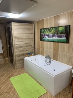 Hillside Wellness Apartman9