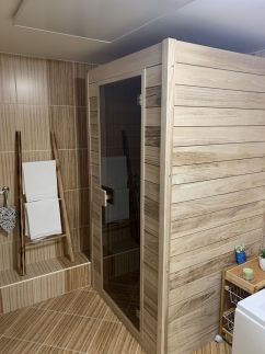 Hillside Wellness Apartman12