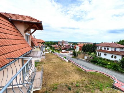 Hillside Apartmanok30